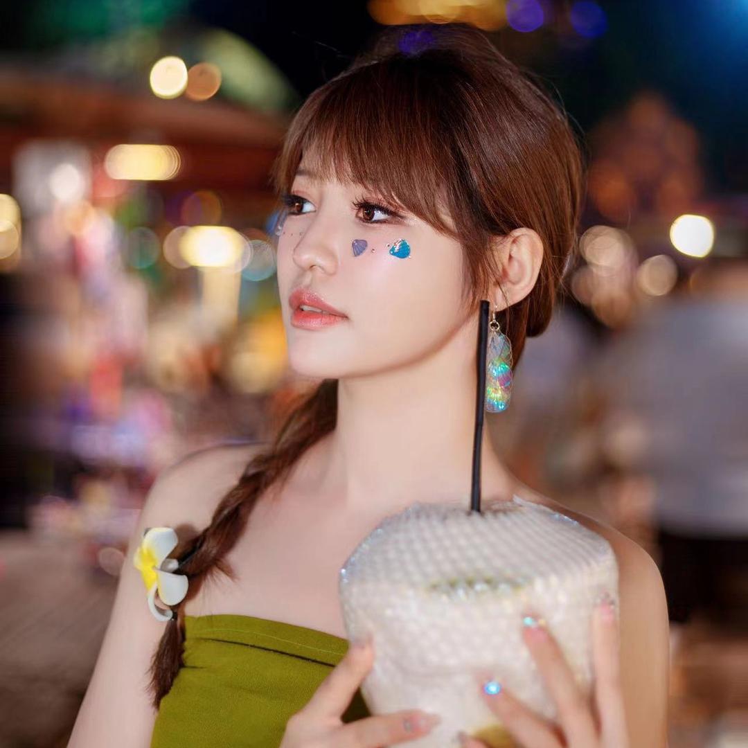 浅浅小魔女吖（北京）