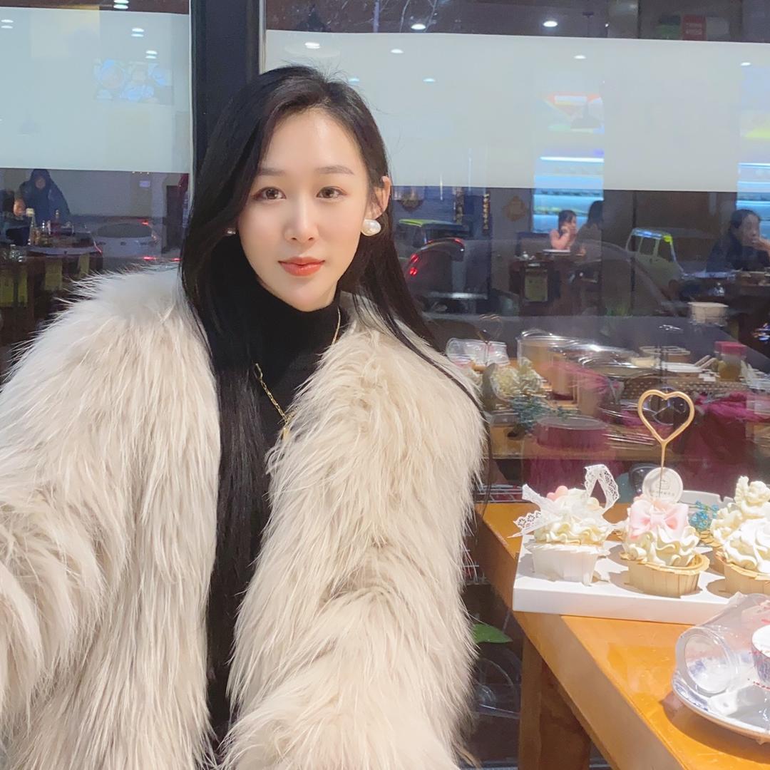 刘小姐自助美甲