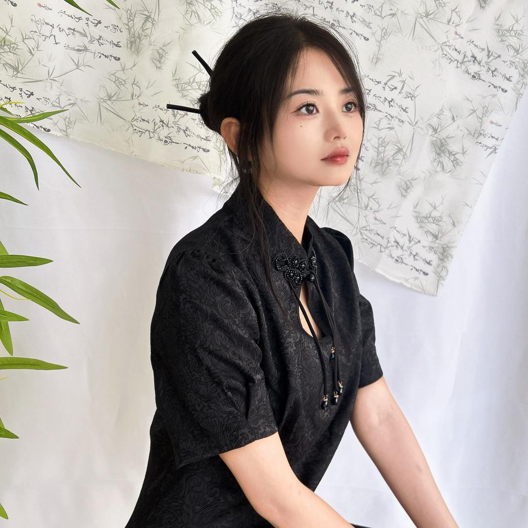 创智职校纤纤老师