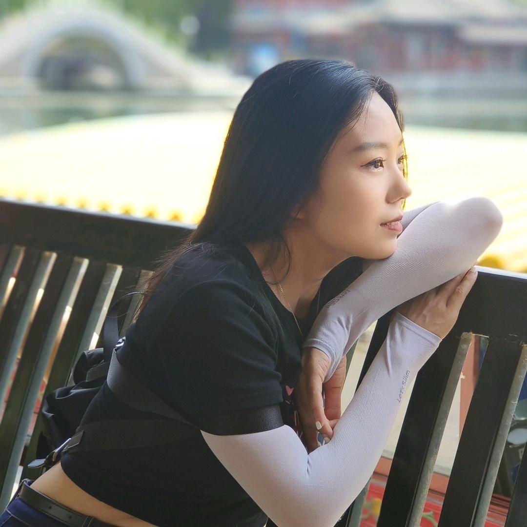 李小依