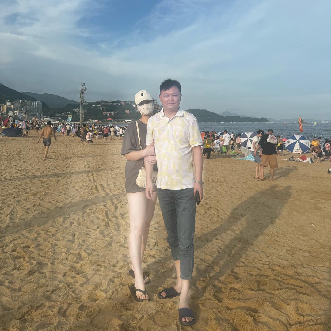 瑞丽啟耀商贸有限公司