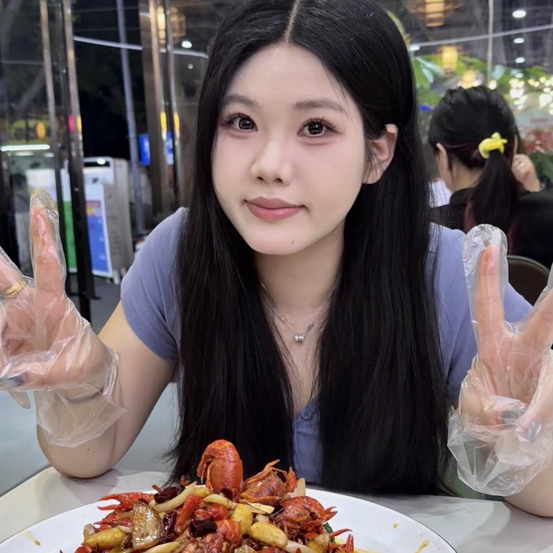 晴晴子微胖穿搭