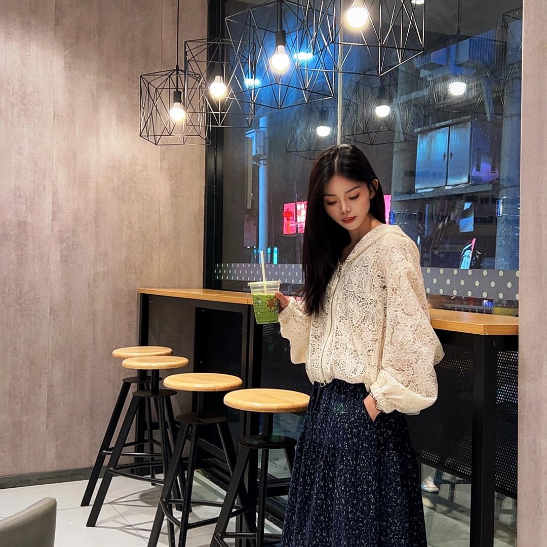 卖衣服的婷妹子