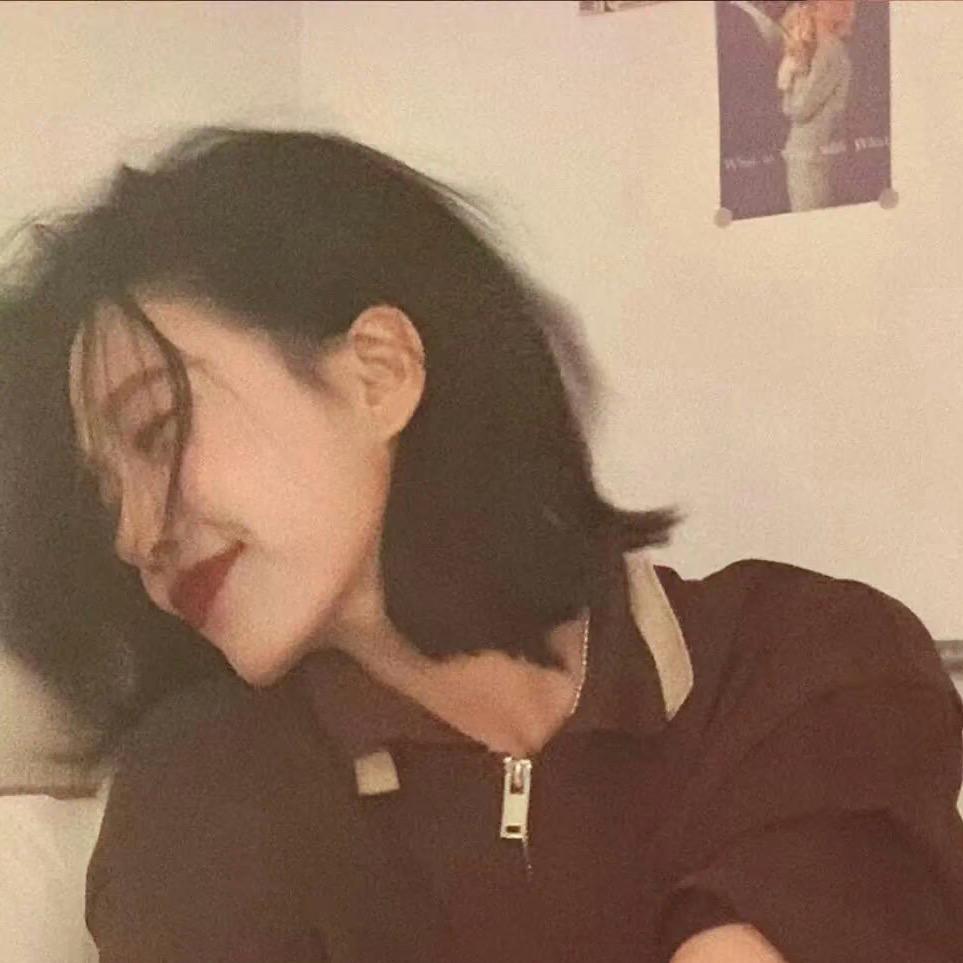 罗七七.