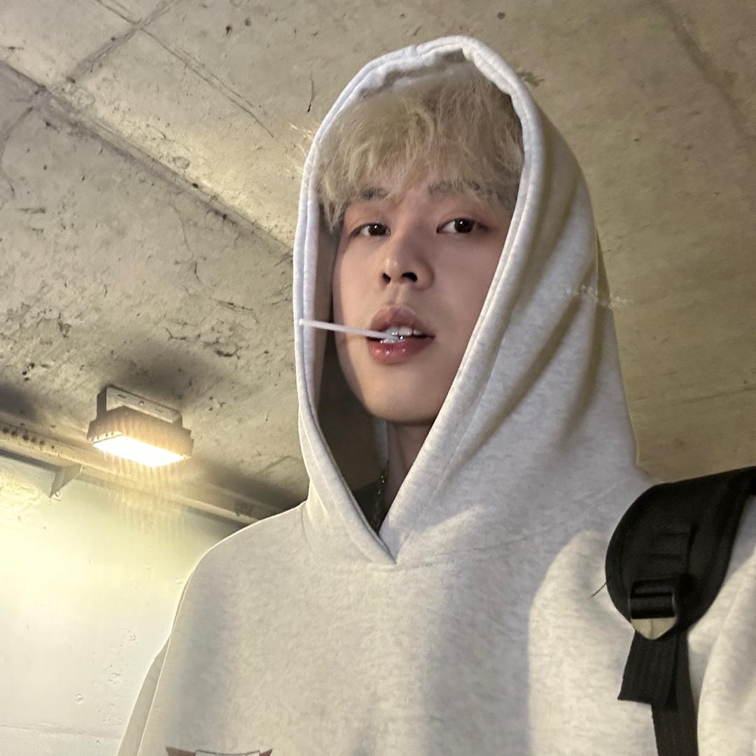 小八福士