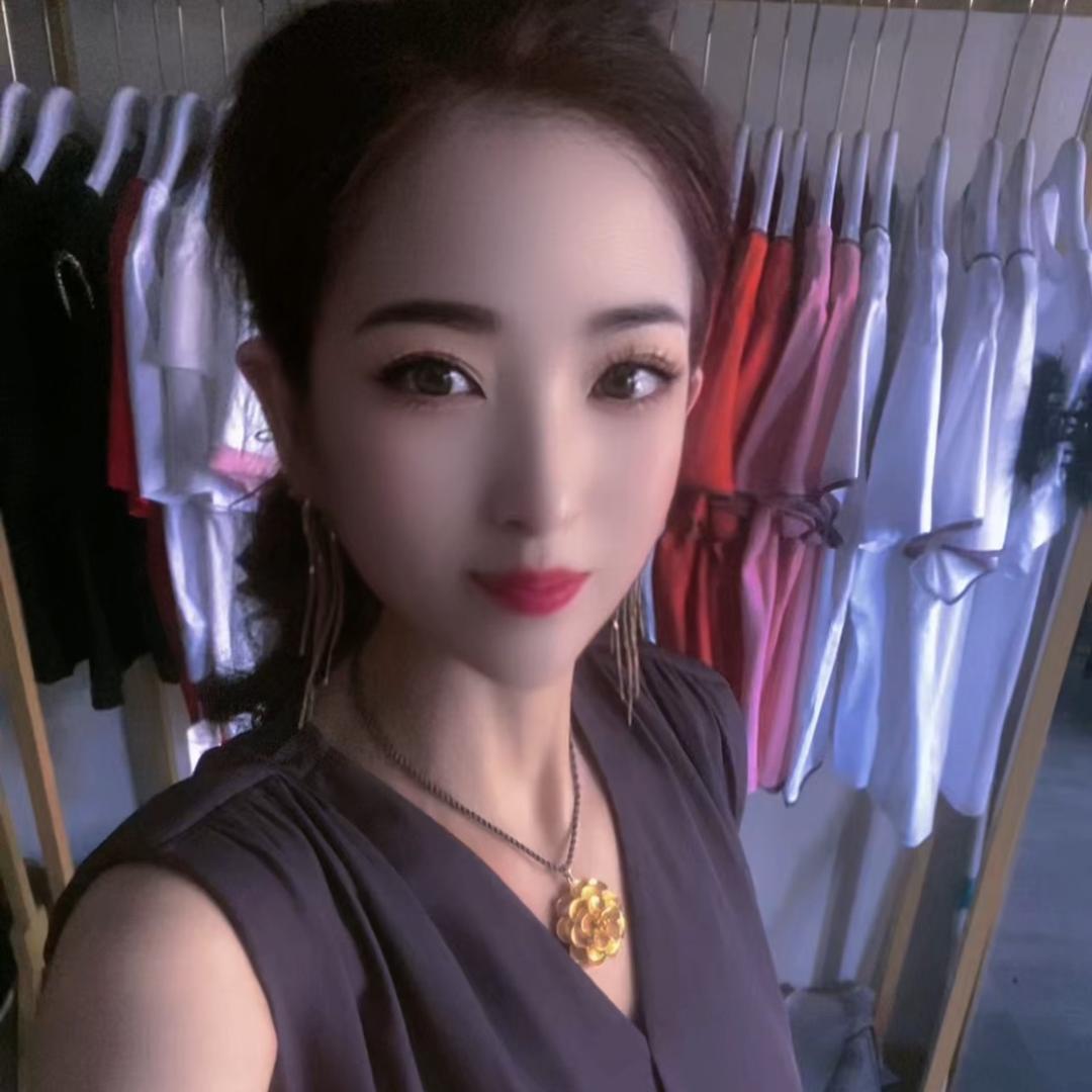 平静🌹品牌女装折扣店