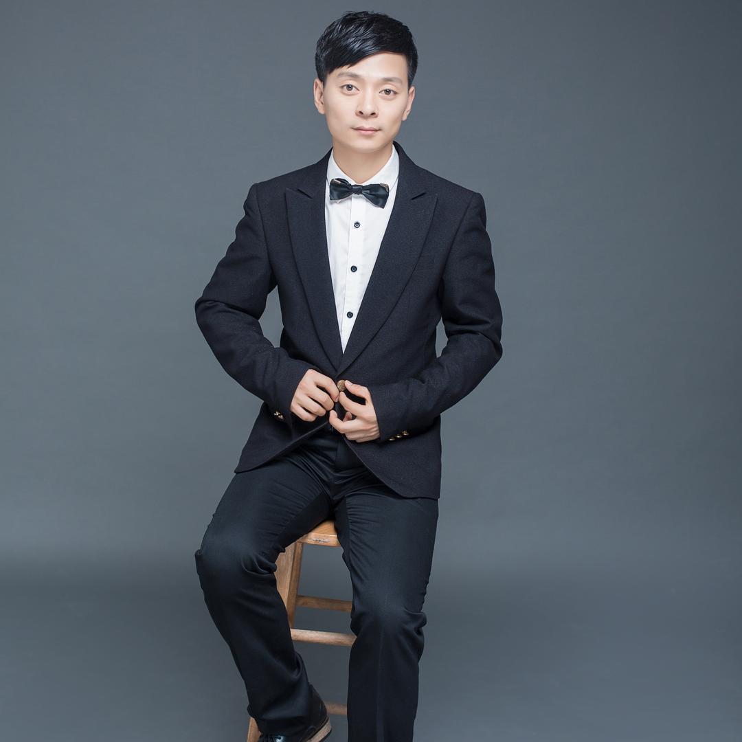 李龙