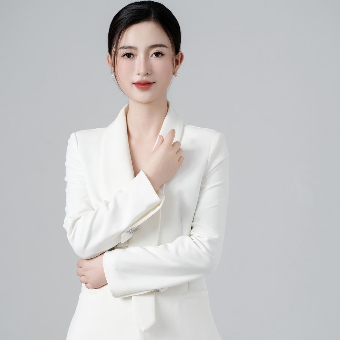 佰瑛娜联合创始人 思思➕ 服装搭配