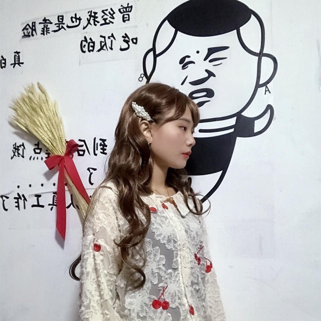 欧阳柳此账号已注销/关注/依新伊忆大号