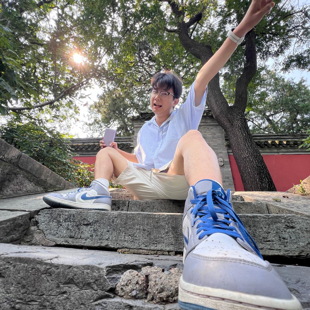 左一凡先生