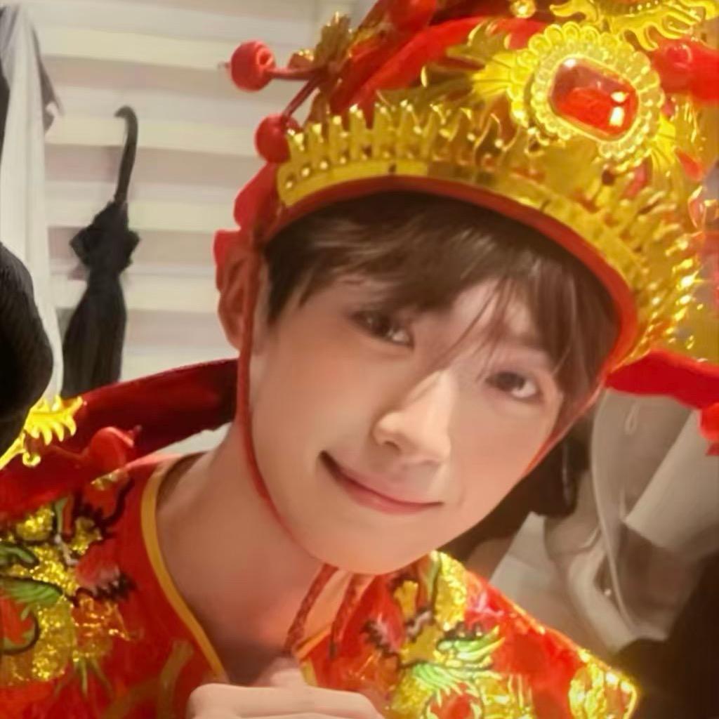 咋了嘛 .•᷅ࡇ•᷄.（见过梓渝版）