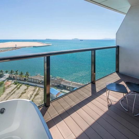 点关🐷➡️进粉色裙➡️开