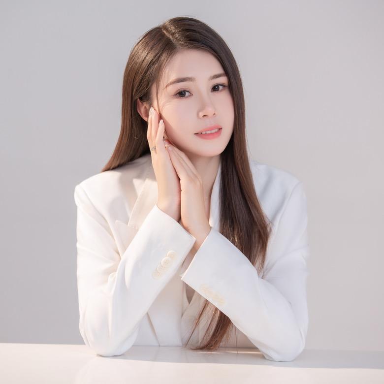 秦娜娜 阜阳美霄门窗