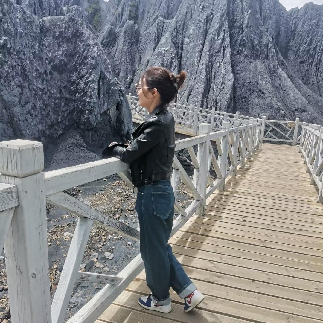 ____彩虹 。