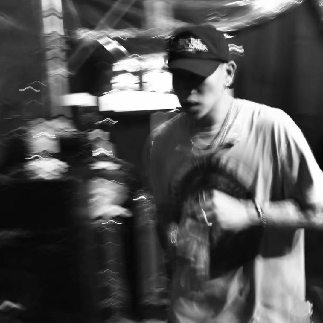 我芝士汉堡吃两个呢