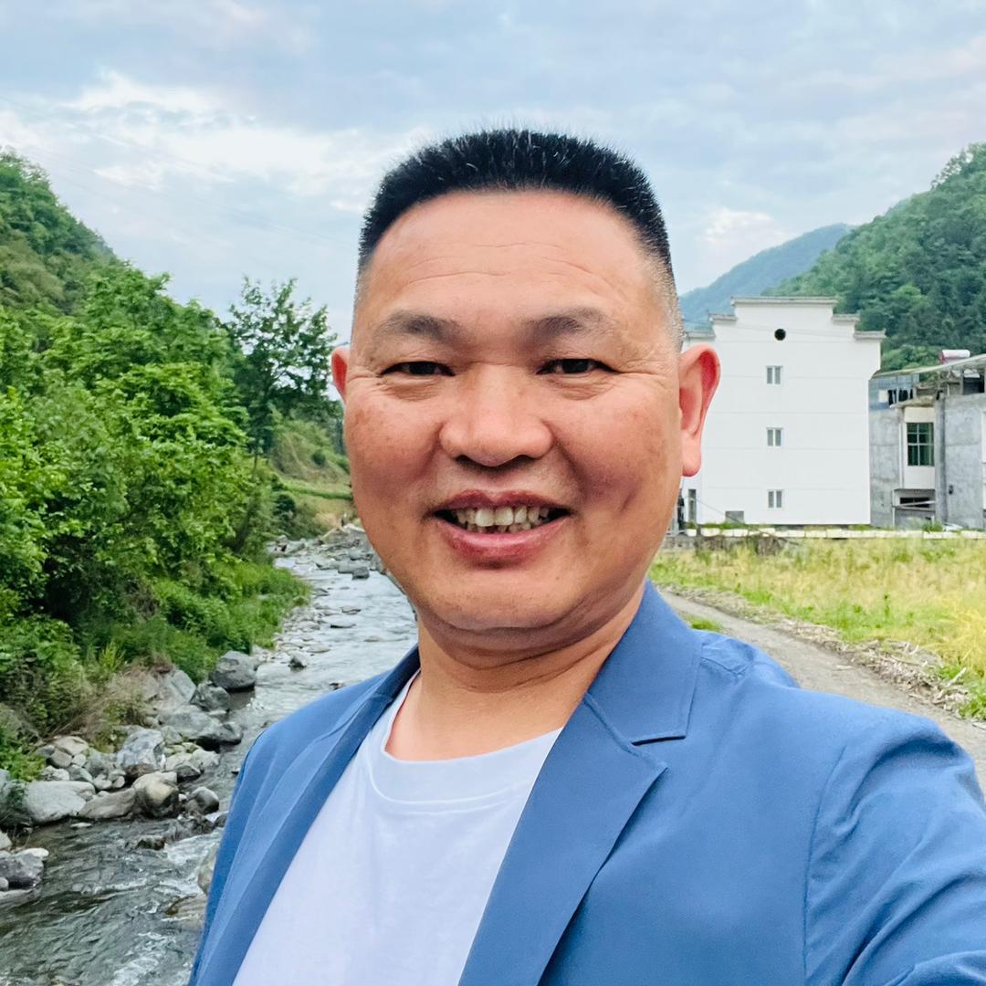 老邓爱唱歌