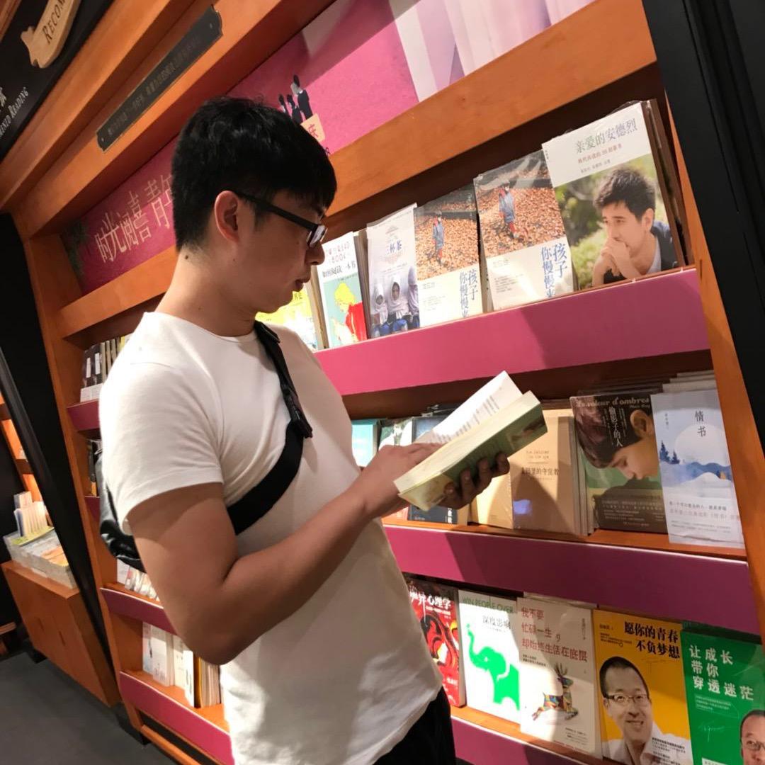 钢琴罗老师