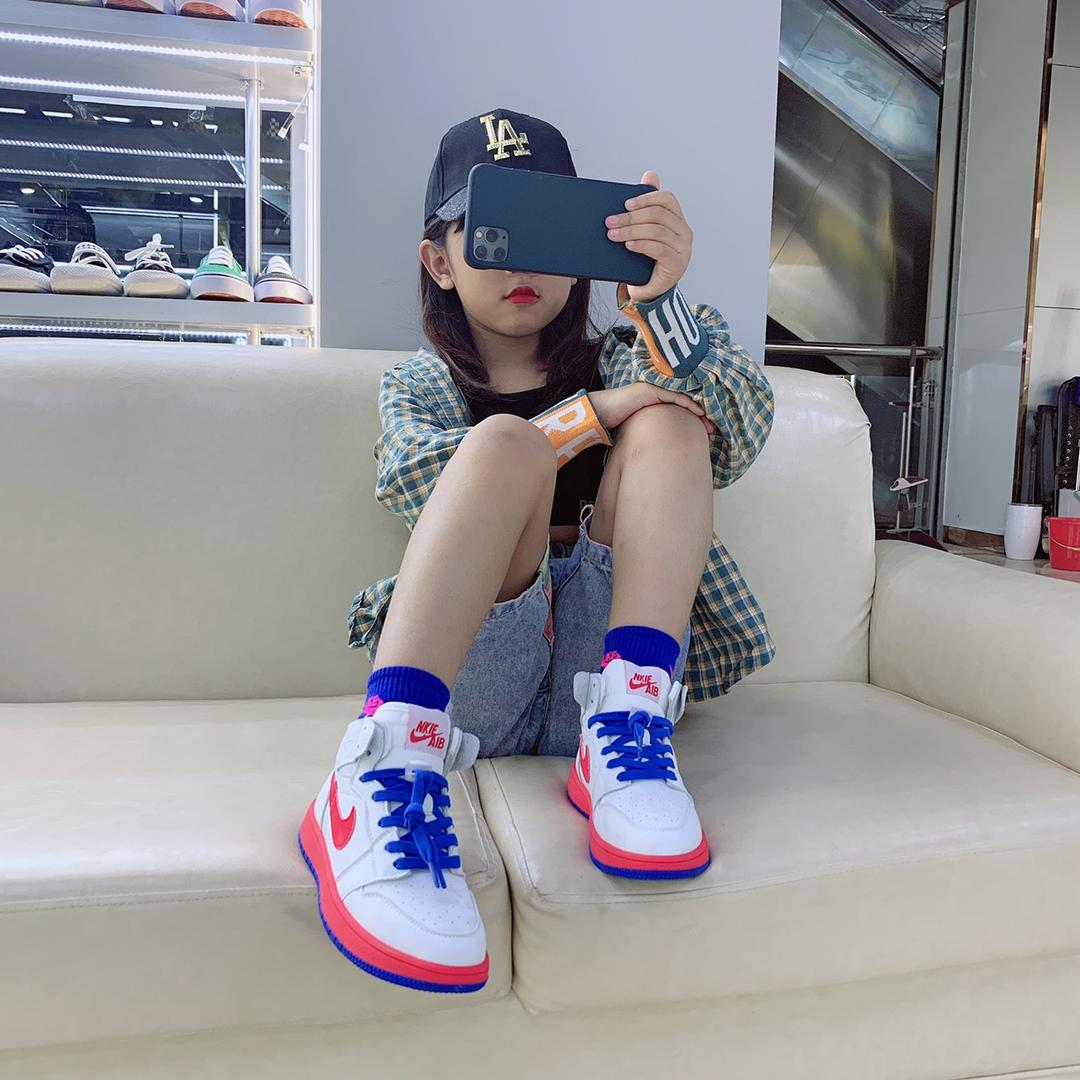 爱比屋童鞋