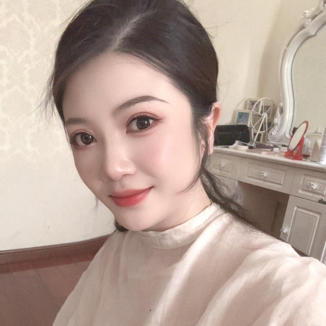 LI  慧敏