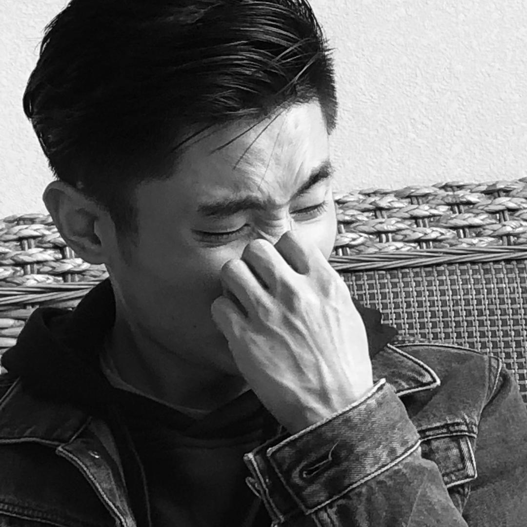 只是近黄昏丶