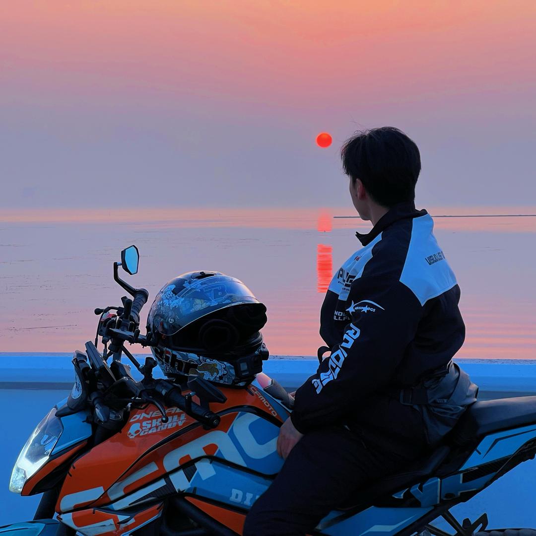 二月🏍️