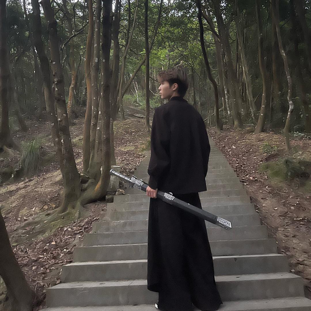 七号蓝时尚发型设计-忆林