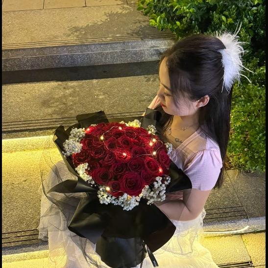 @雅儿.