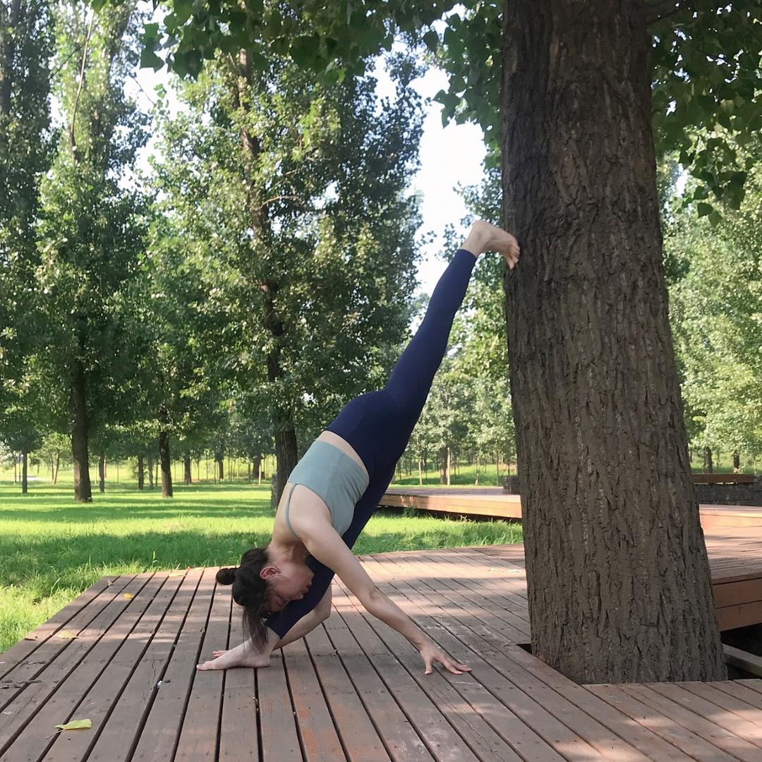 益梵瑜伽   芳芳