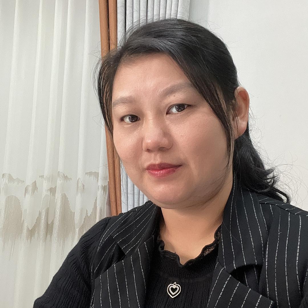 华姐：潮州窗帘墙布软装