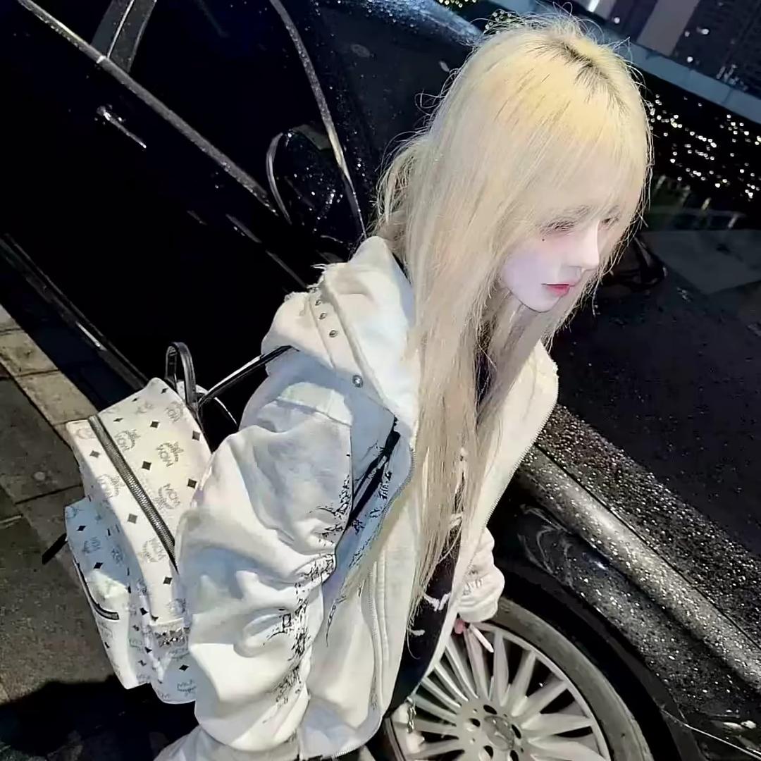 . -小 情 緒.🖇️