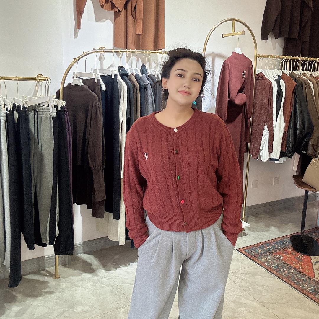 阿瓦提县咪咔妮服装