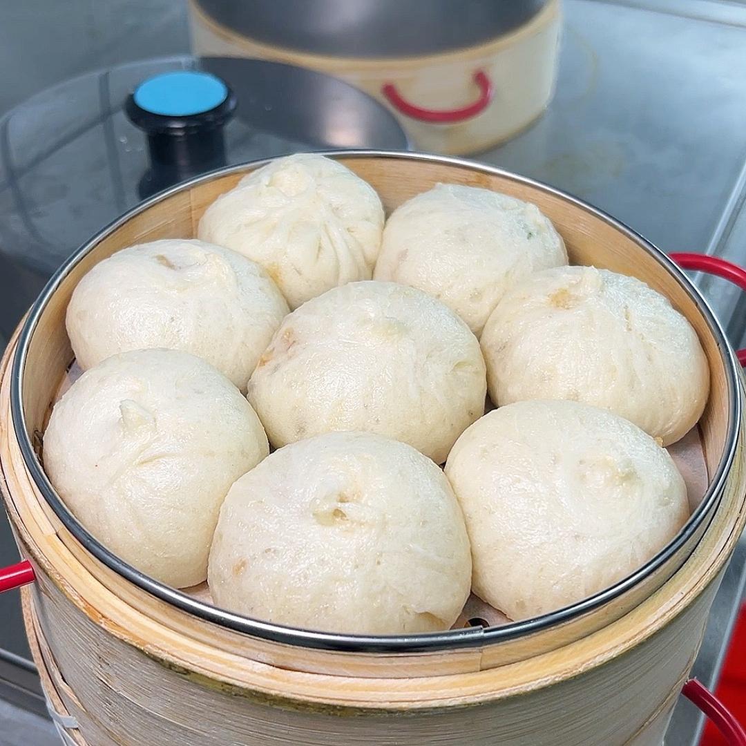 言哥老面包子
