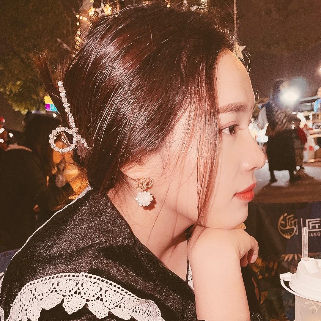 村里的小芳
