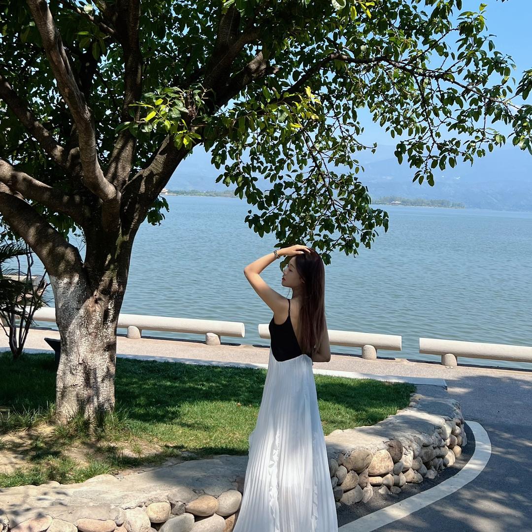 彤彤爱穿搭👗分享版～