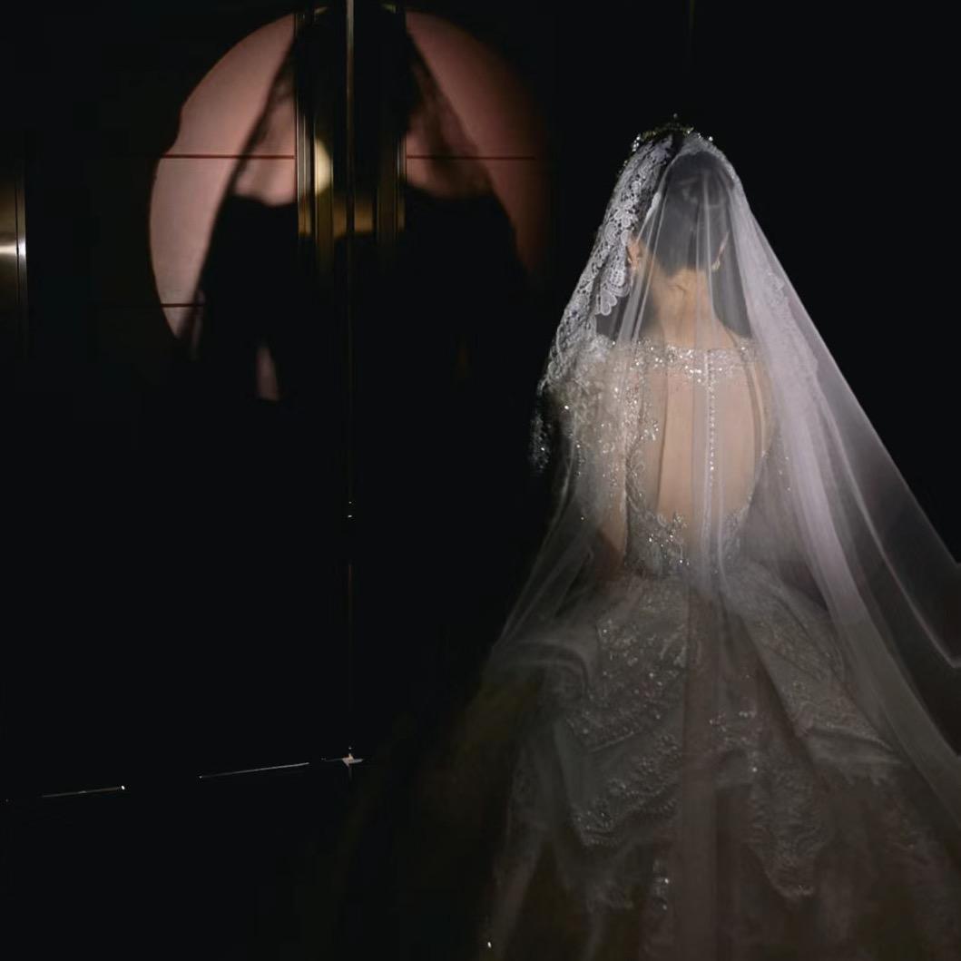 盖州市梁爽婚纱