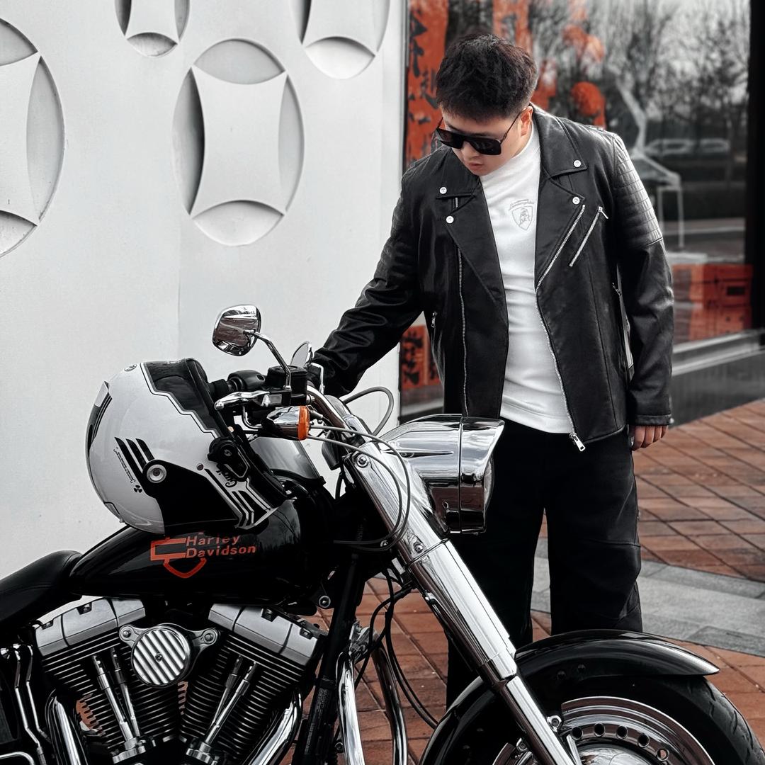 青岛丽豪港服饰