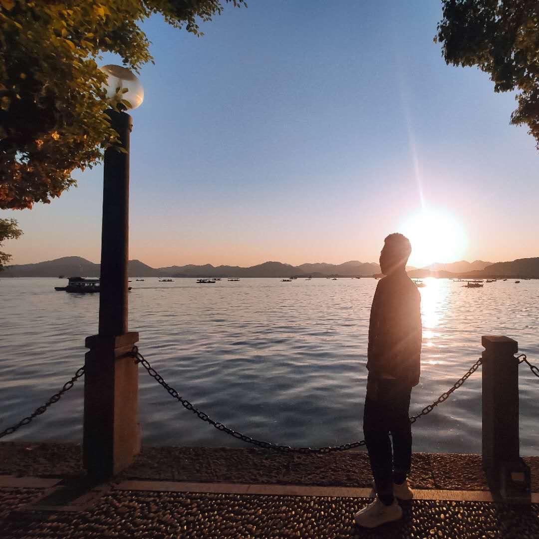 LL゛🚶‍♂️