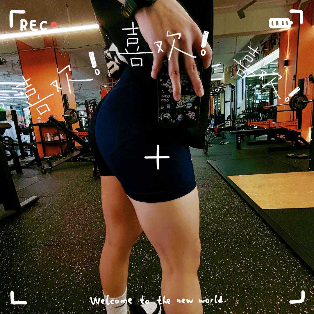 欣动Gym24小时健身女教练 ~ 周