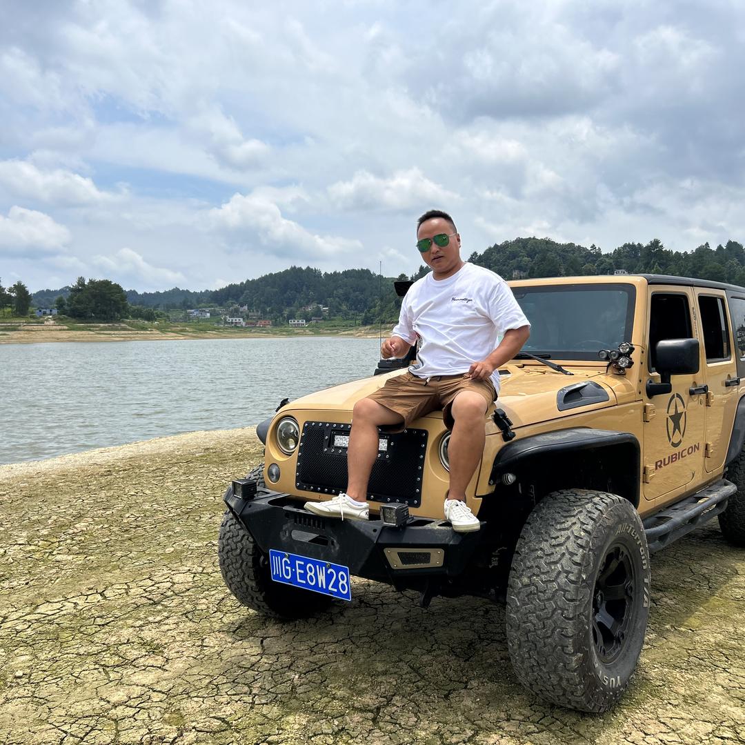 贵州大红二手车