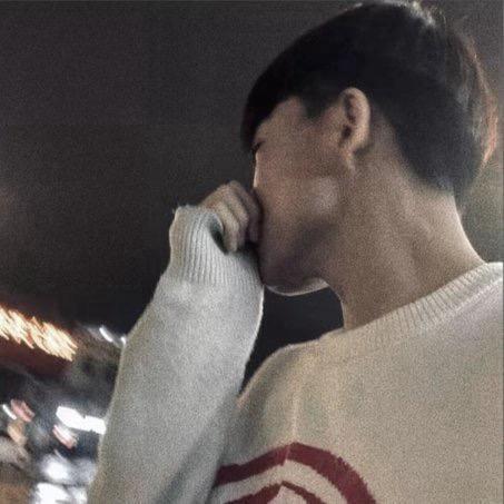 爸 爸