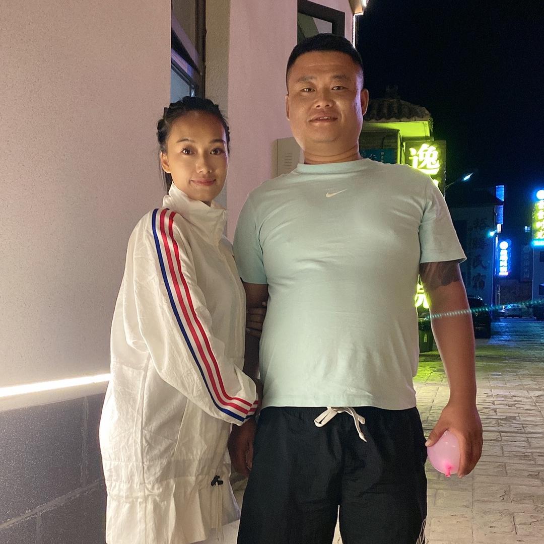 小波和黑妹儿