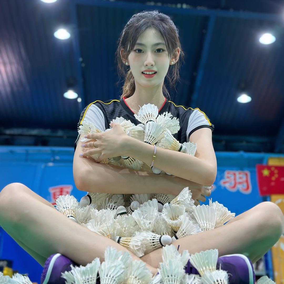 若皙羽毛球