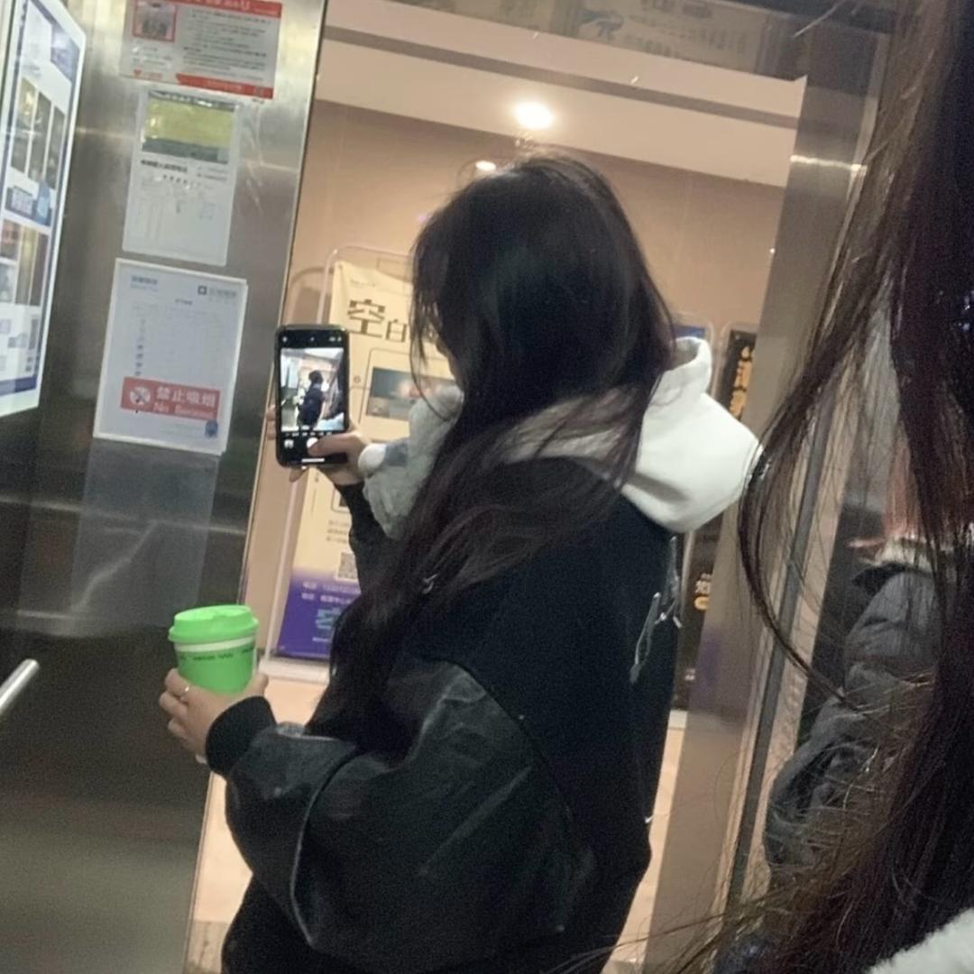 小渔.