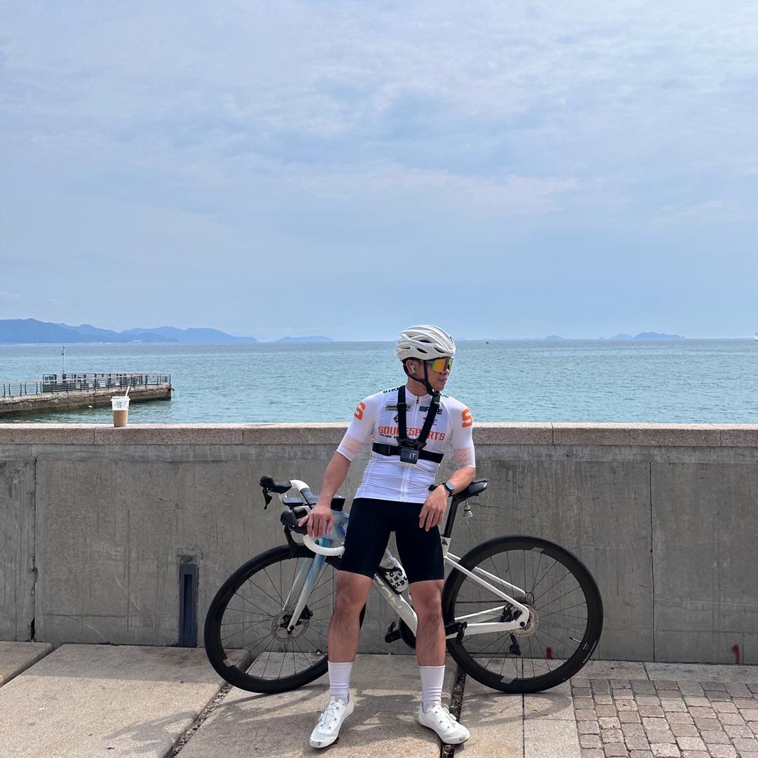 小勇同学！🚵🚵🏸🏸