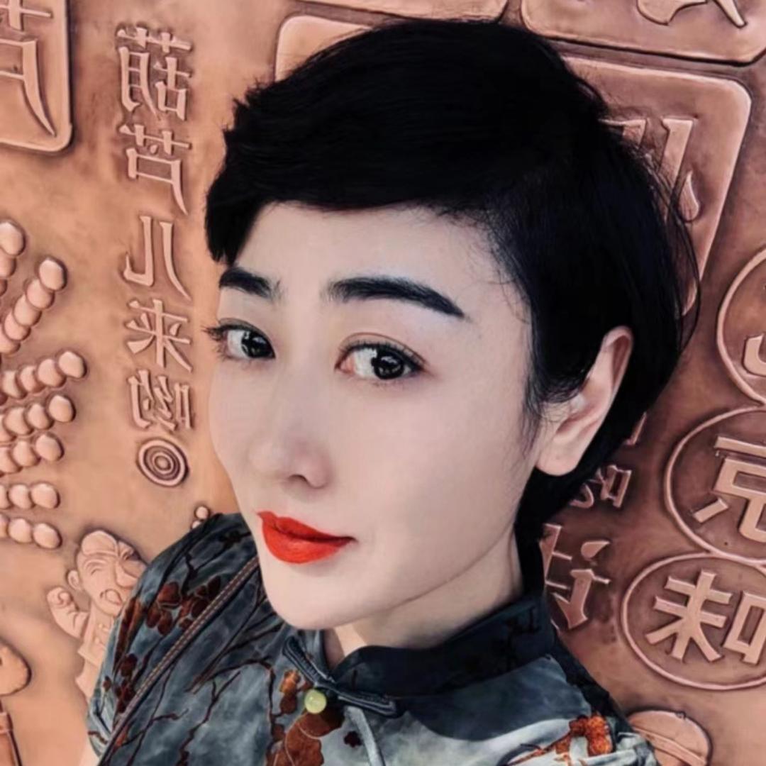 卖小碗菜的李欣蔓