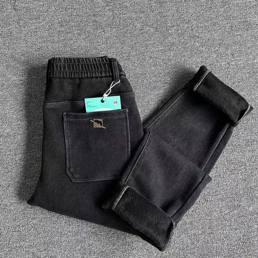 浩涵牛仔，杰嫣鸿服饰、专做男式特价靓仔裤