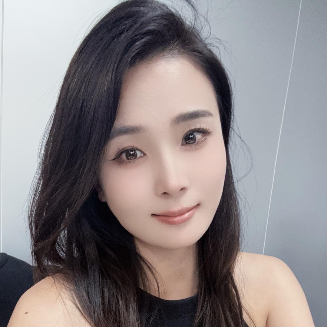 宴云锡纸炒鸡创始人肖潇