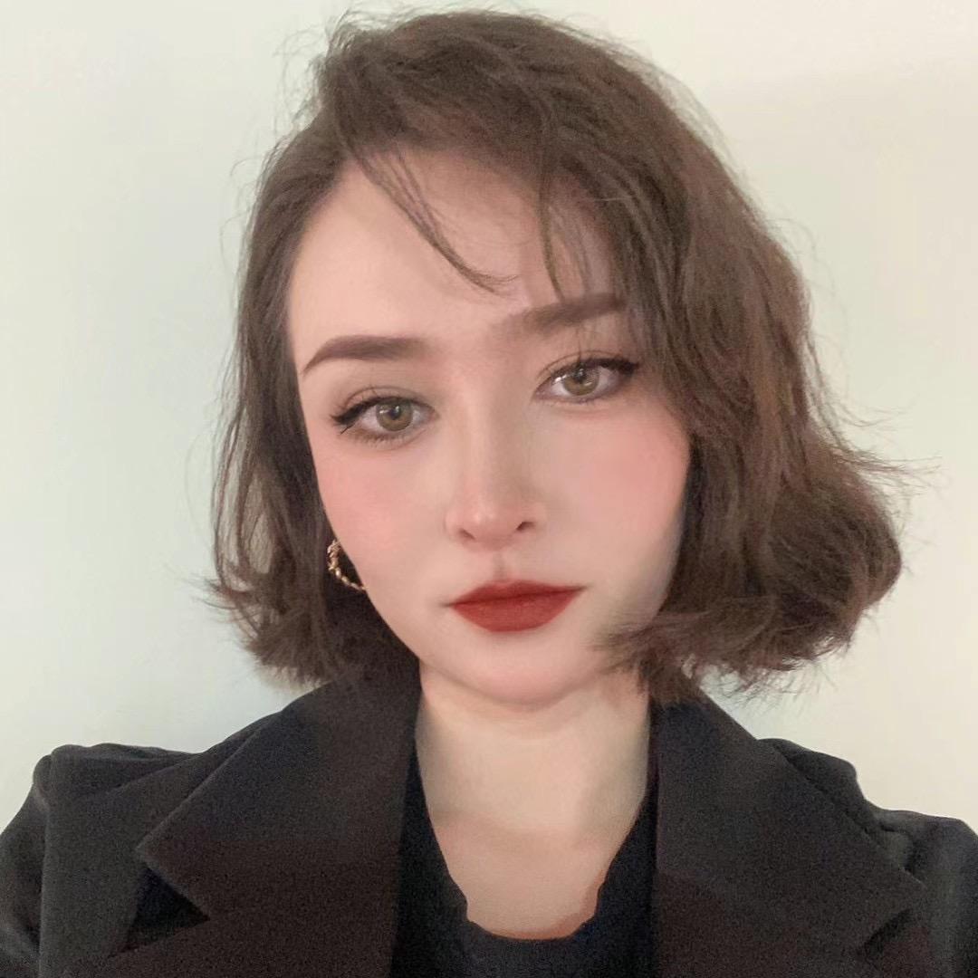 👩