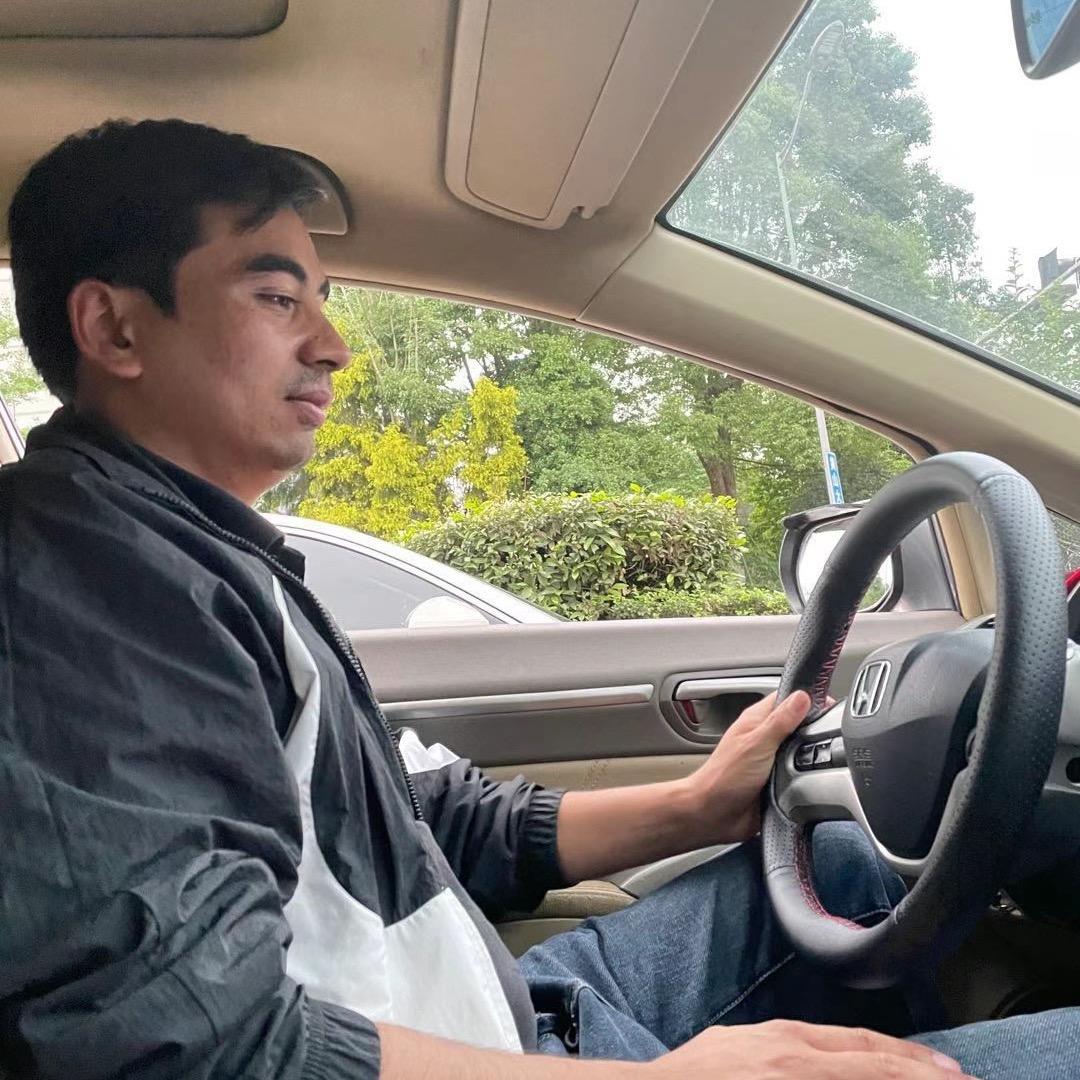 努尔《重庆刀郎音乐茶餐吧》