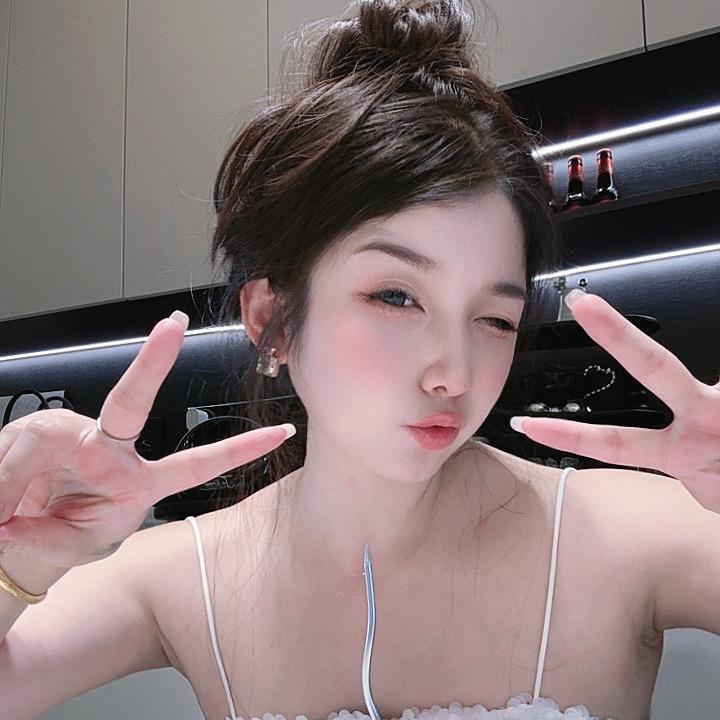 娇娇 "ᥫ᭡(橱窗有好物)